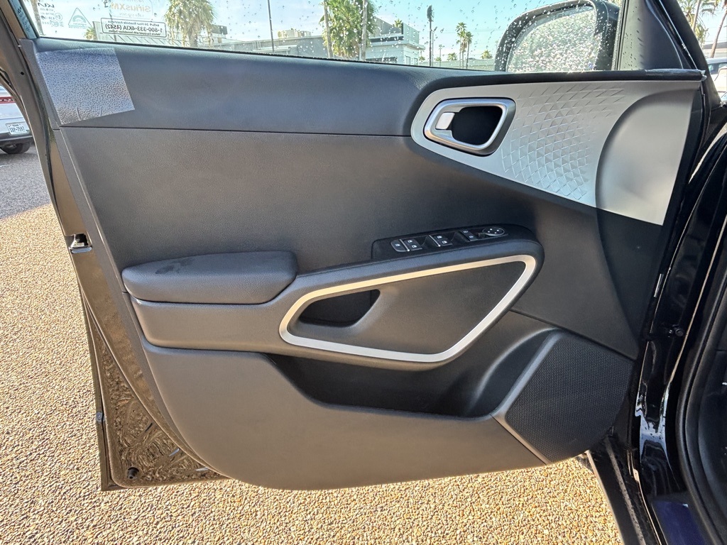 2025 Kia Soul S photo 12
