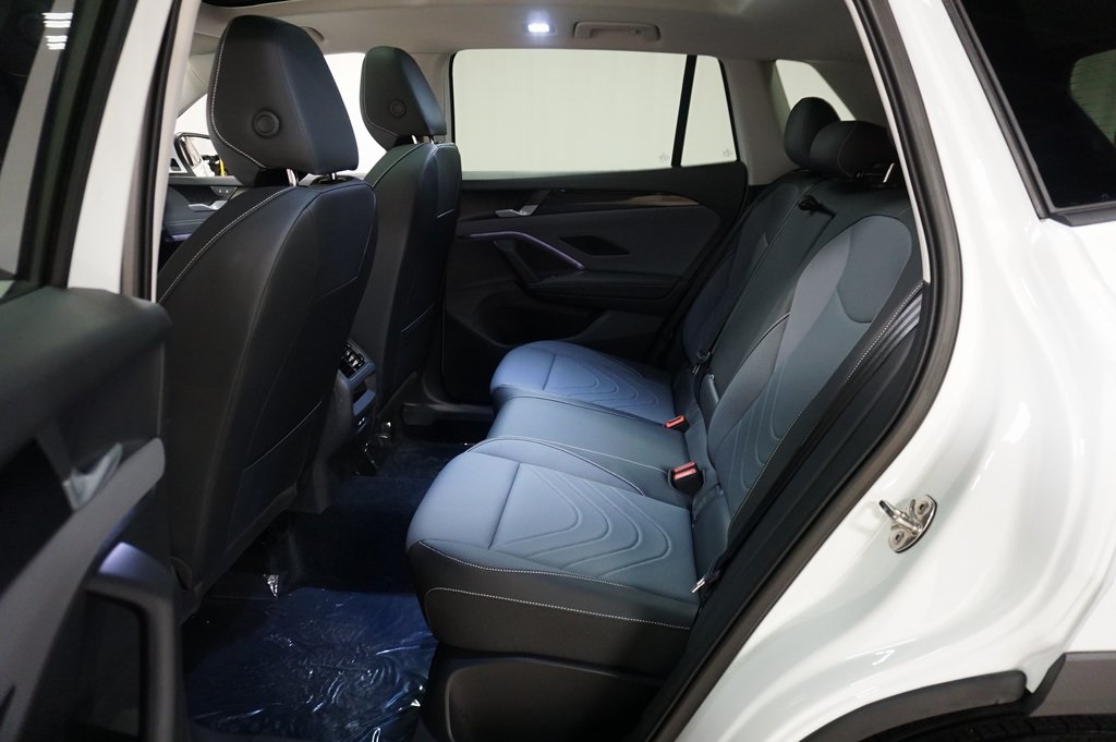 2025 Volkswagen Tiguan SE photo 7