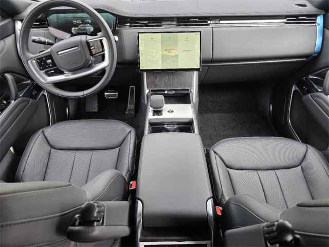 2025 Land Rover Range Rover SE photo 13