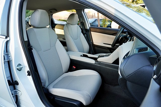 Used 2022 White Honda EX image 11