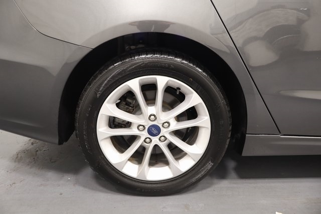 2020 Ford Fusion SE photo 25