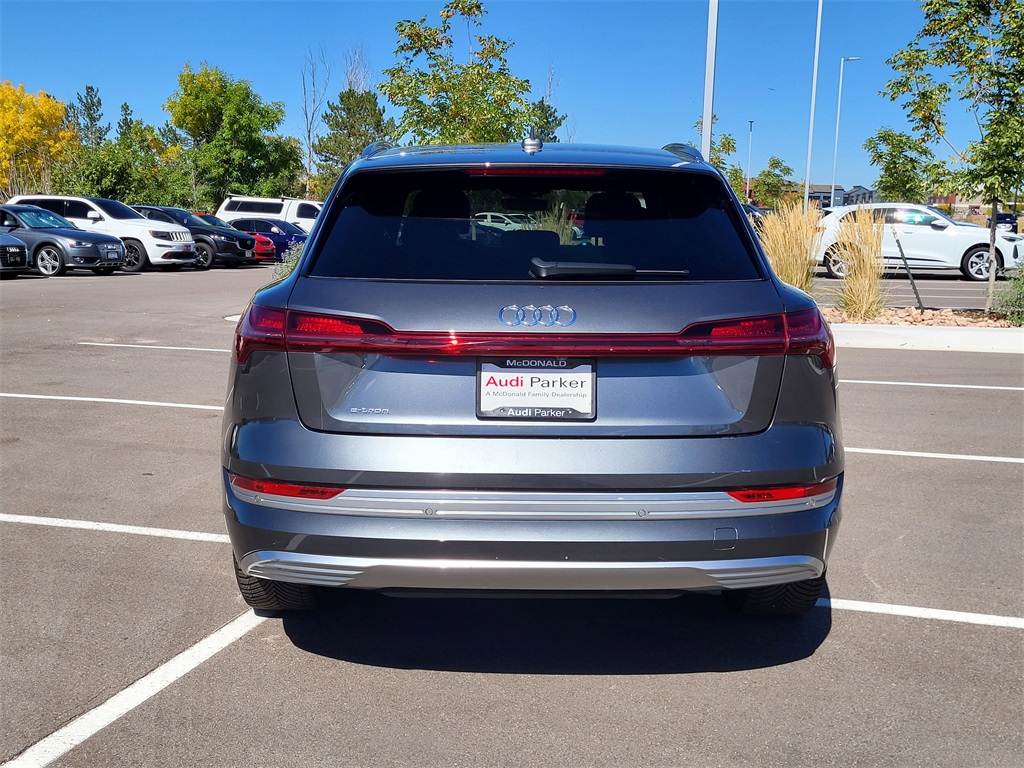 2019 Audi e-tron Prestige photo 4