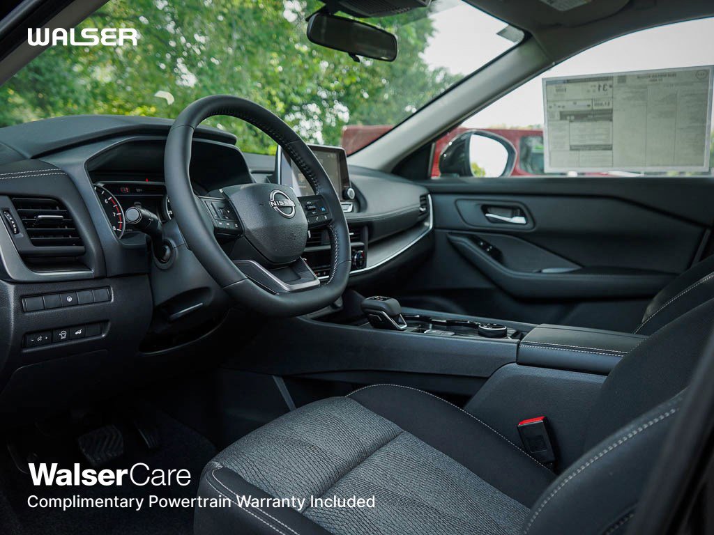 2026 Nissan Rogue SV photo 15