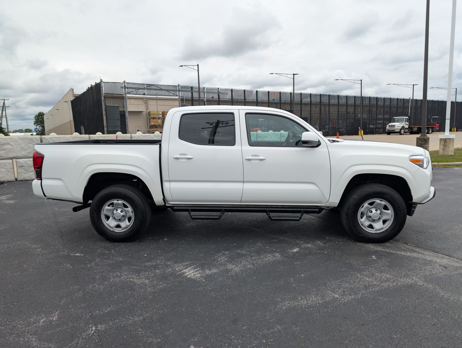 2023 Toyota Tacoma SR 4x4 Double Cab photo 7