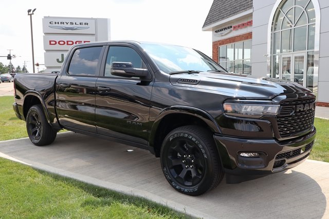 2026 Ram 1500 Big Horn Night Edition photo 3