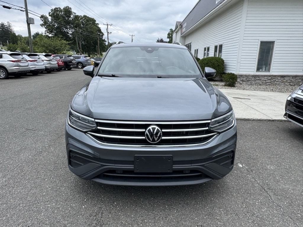 2022 Volkswagen Tiguan SE photo 2