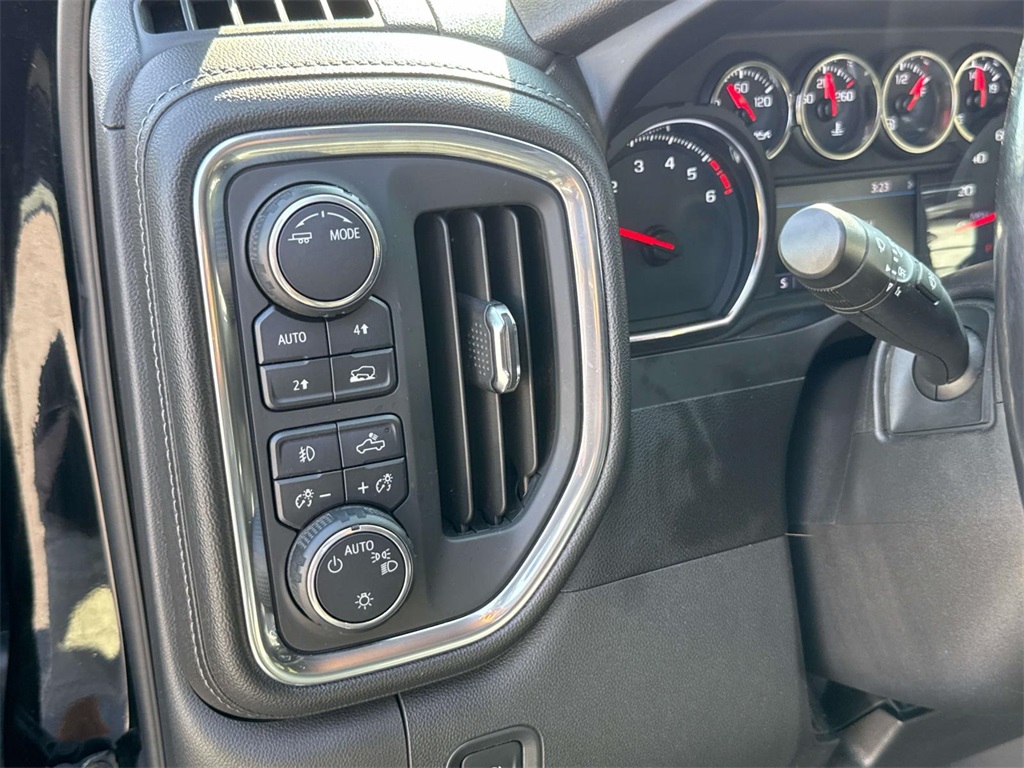 2020 Chevrolet Silverado 1500 RST photo 26