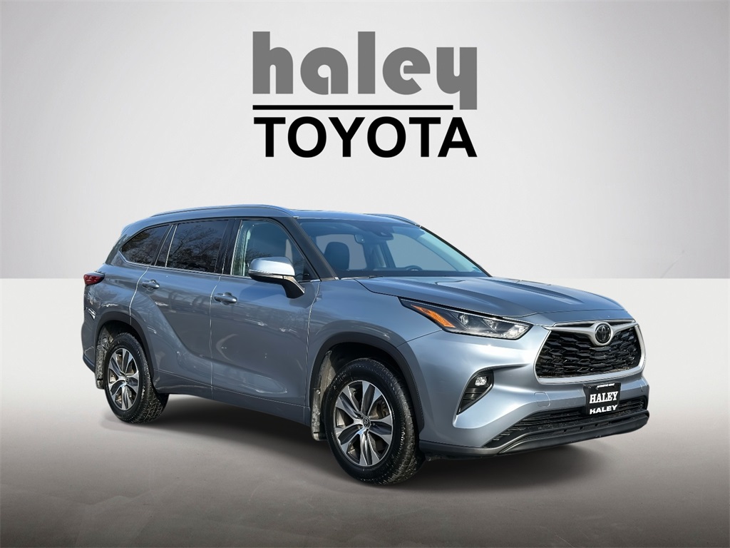2021 Toyota Highlander XLE's photo