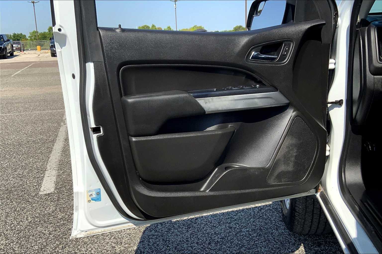 2016 Chevrolet Colorado LT photo 20