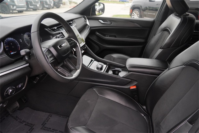 2024 Jeep Grand Cherokee Altitude photo 17