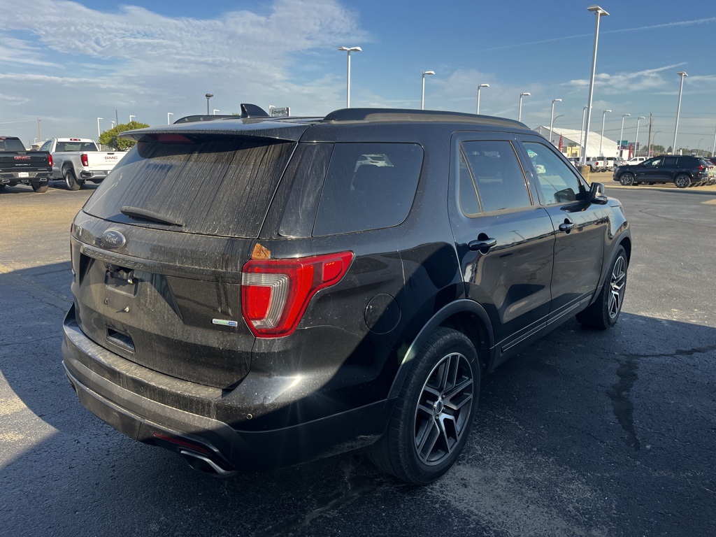 2016 Ford Explorer Sport photo 3