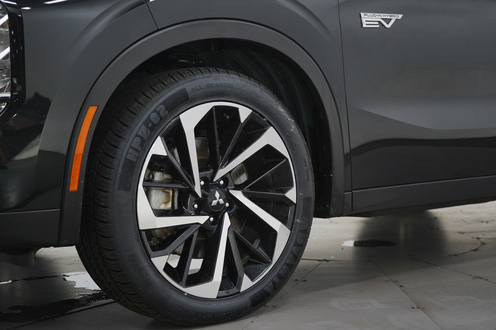 2023 Mitsubishi Outlander PHEV SE photo 29