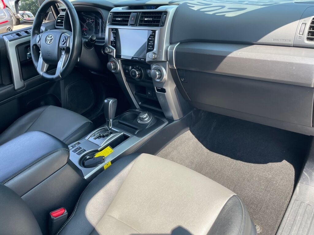 2020 Toyota 4Runner SR5 Premium photo 21