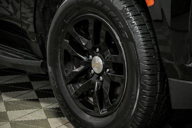 2021 Chevrolet Suburban LS photo 4