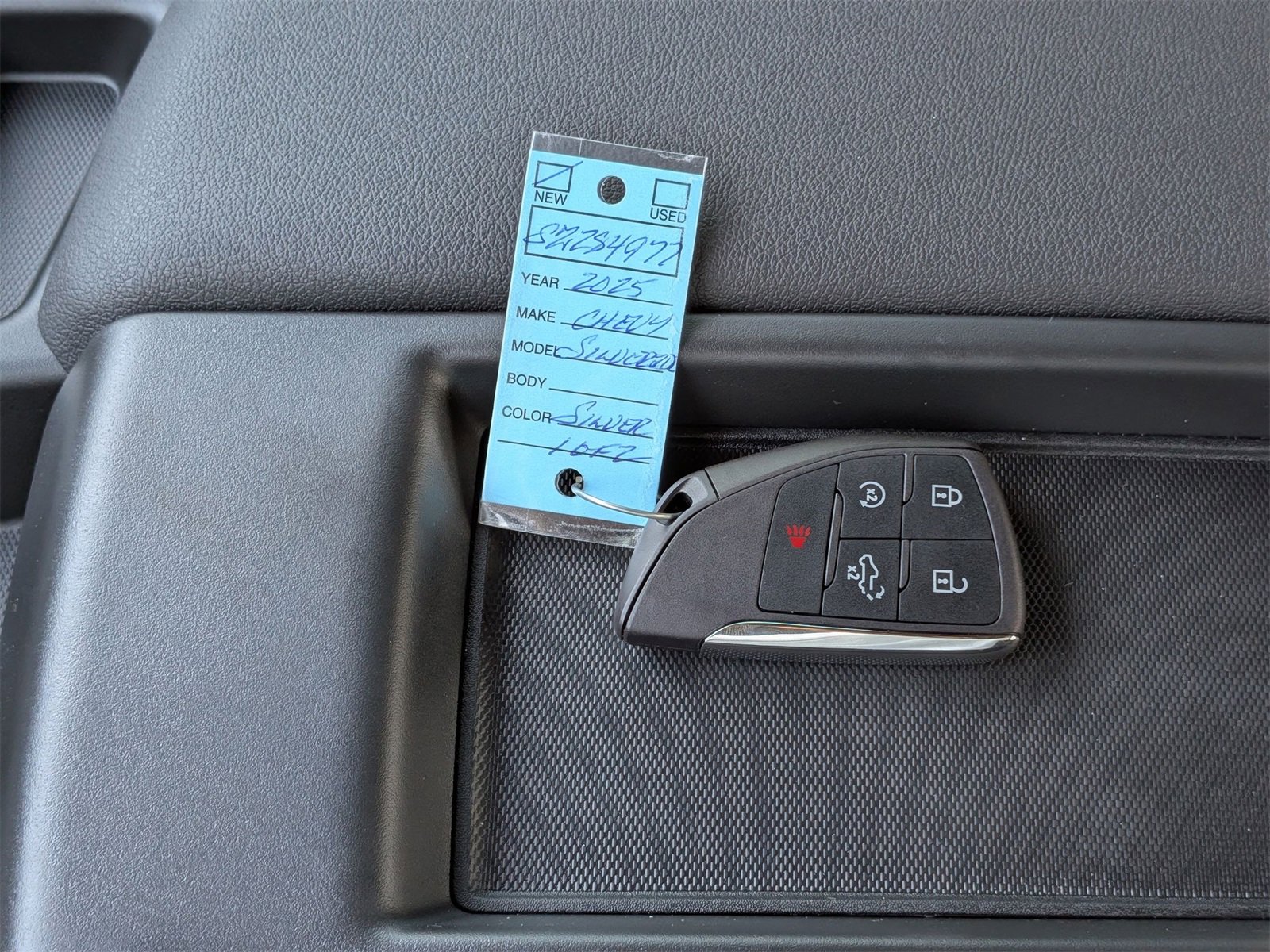 2025 Chevrolet Silverado 1500 LT photo 31