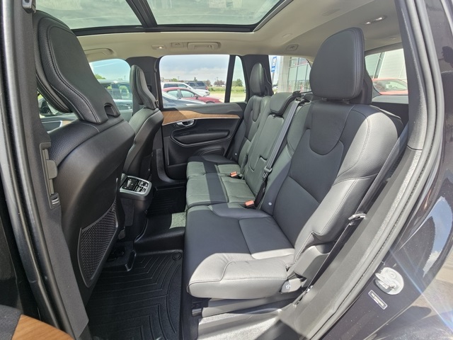 2024 Volvo XC90 B5 Plus photo 17