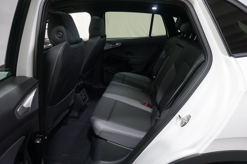 2025 Volkswagen ID.4 Pro Plus photo 13
