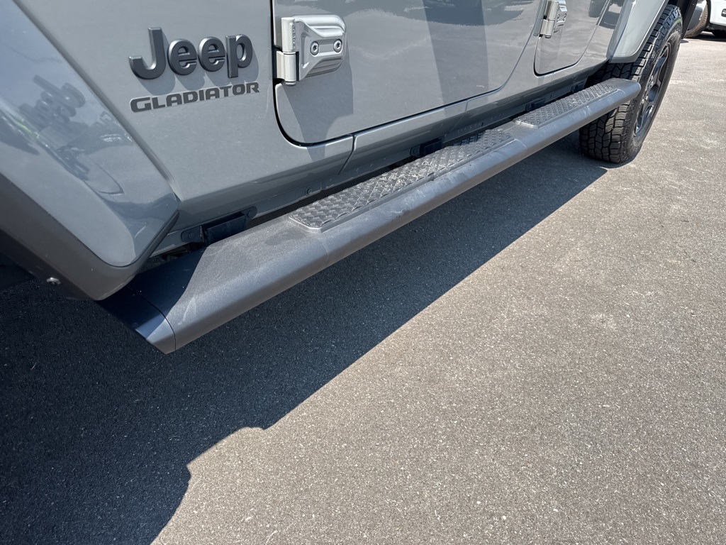 2021 Jeep Gladiator Willys photo 14