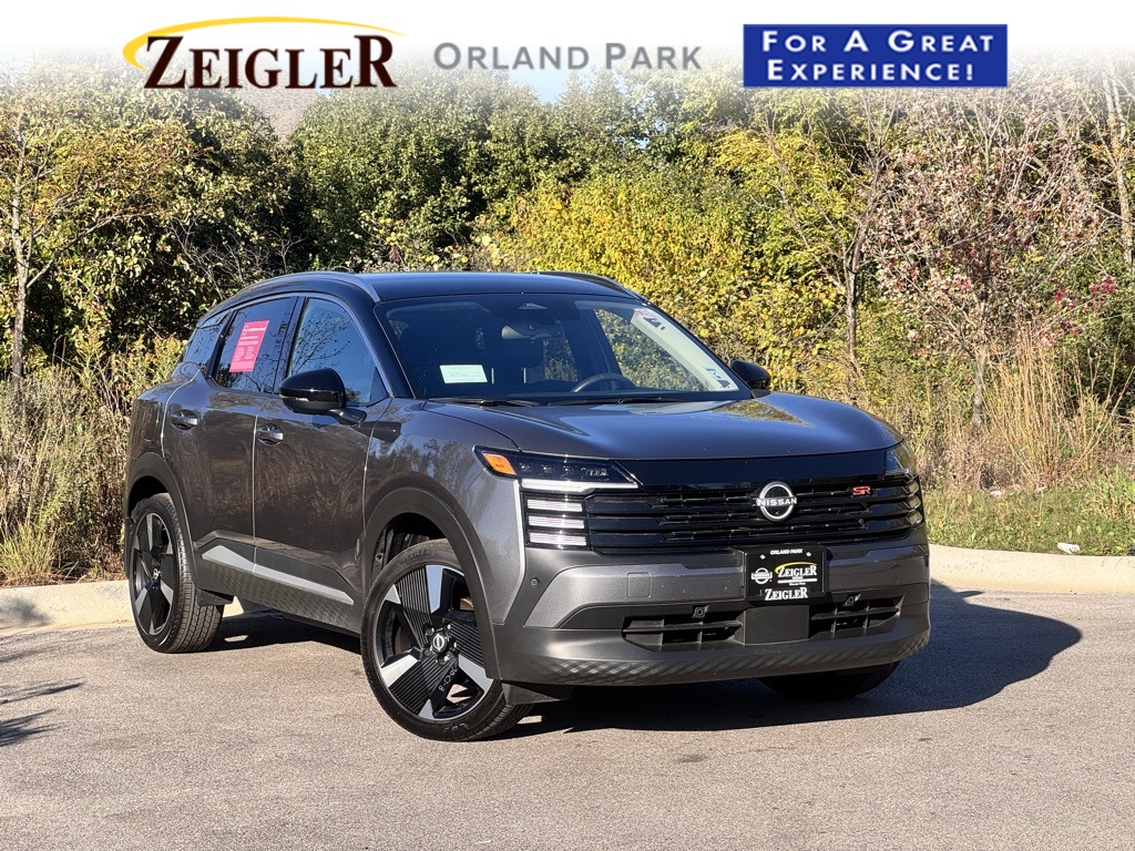 2025 Nissan Kicks SR AWD's photo