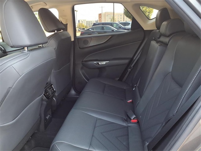 2023 Lexus NX 350h Luxury photo 13