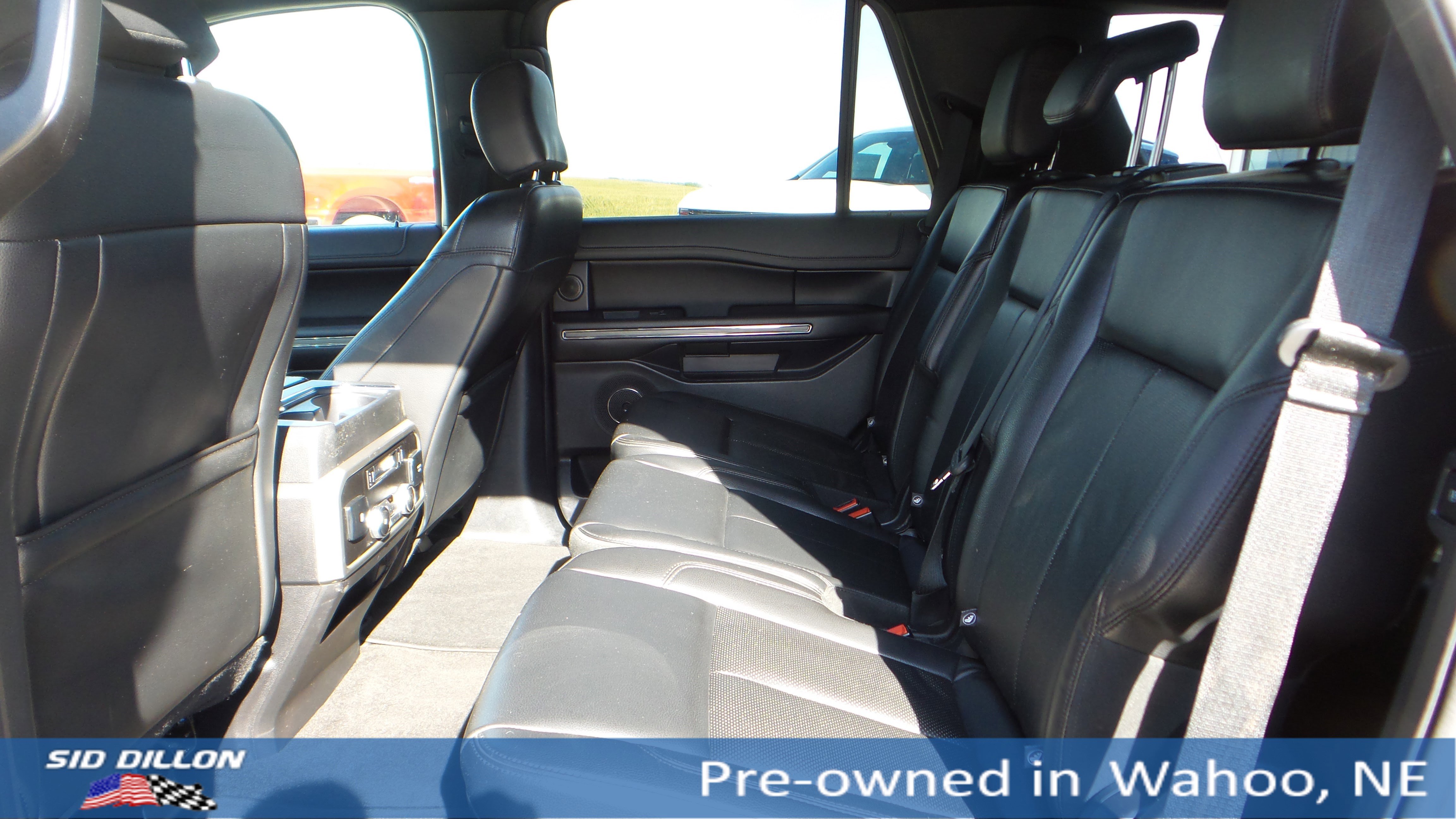 2019 Ford Expedition XLT photo 16