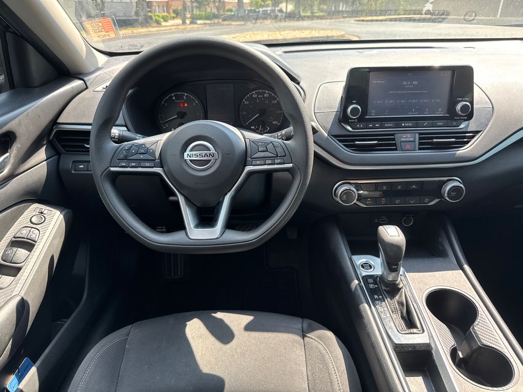 2022 Nissan Altima 2.5 S photo 23