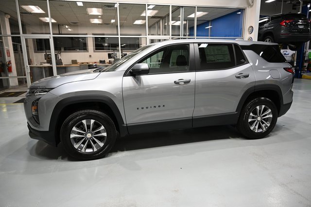 2026 Chevrolet Equinox LT photo 4