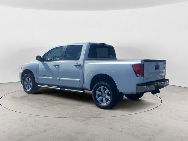 2014 Nissan Titan SV photo 3