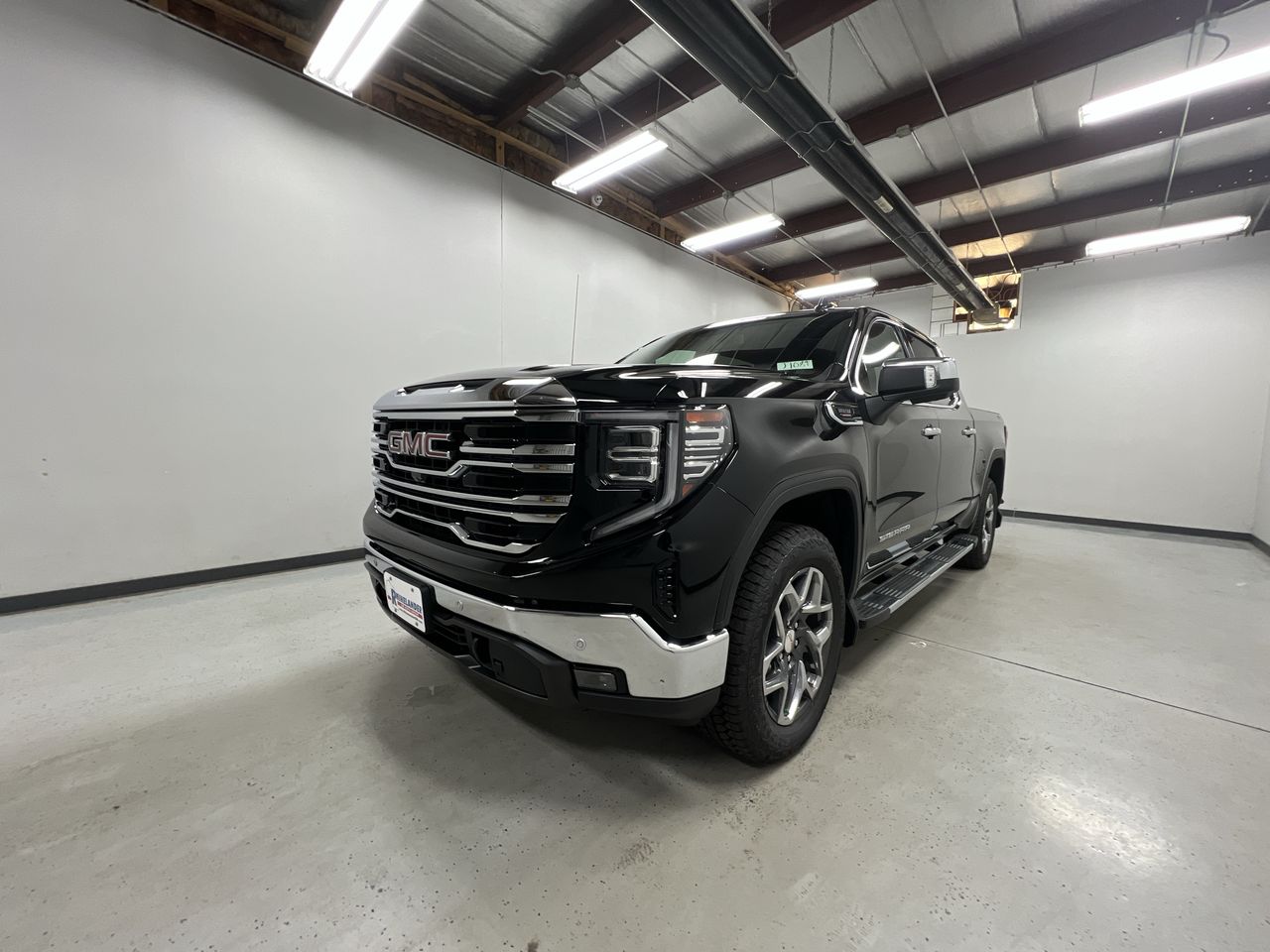 2026 Gmc Sierra 1500 SLT photo 2
