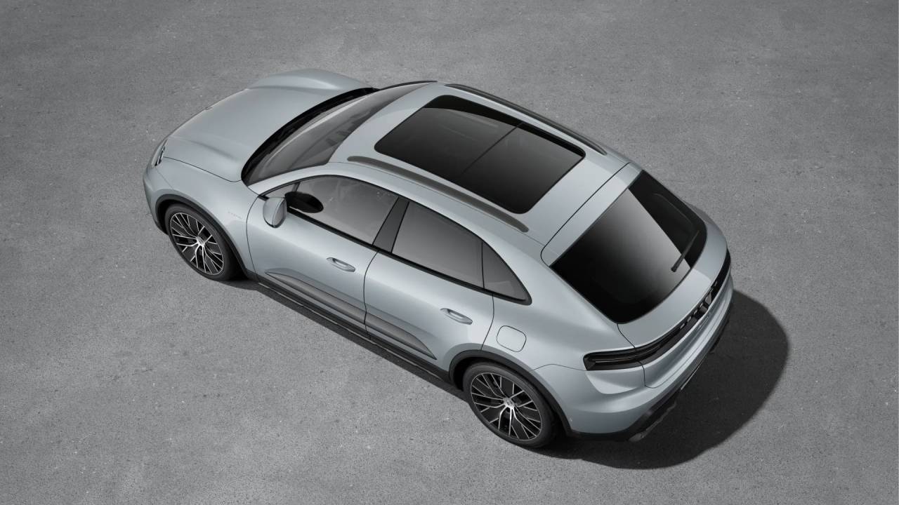 2025 Porsche Macan Electric 4 photo 4