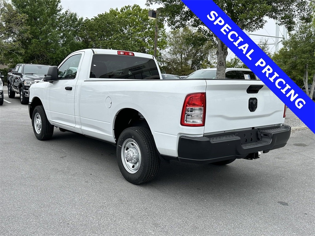 2023 Ram 2500 Tradesman photo 4