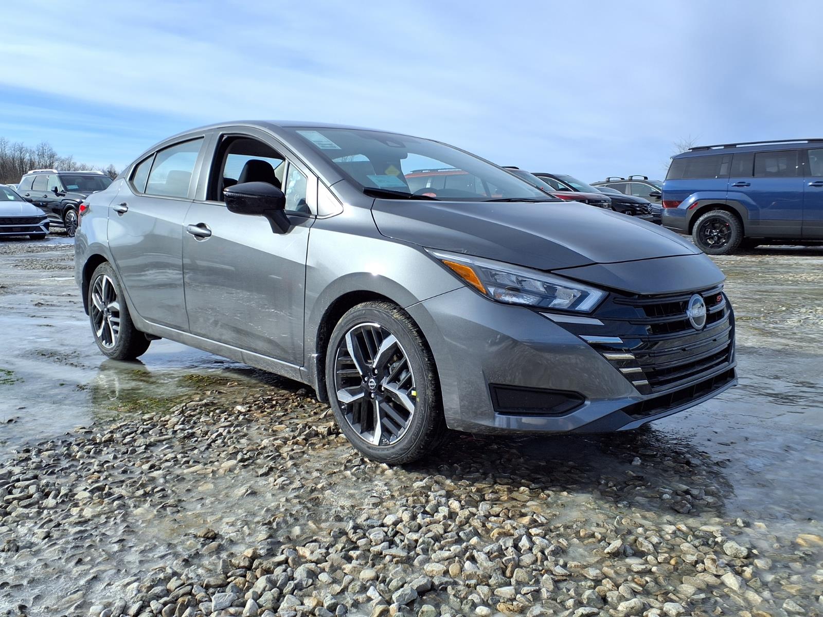 2025 Nissan Versa Sedan SR