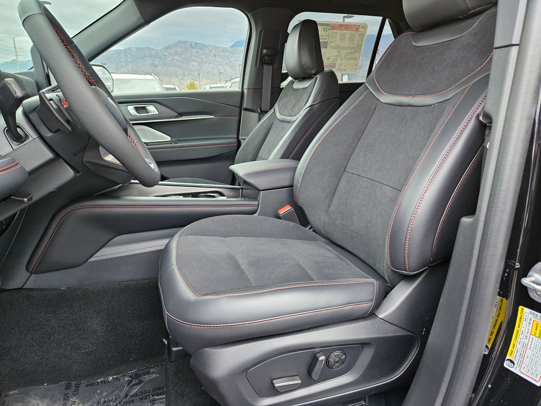 2025 Ford Explorer ST photo 9