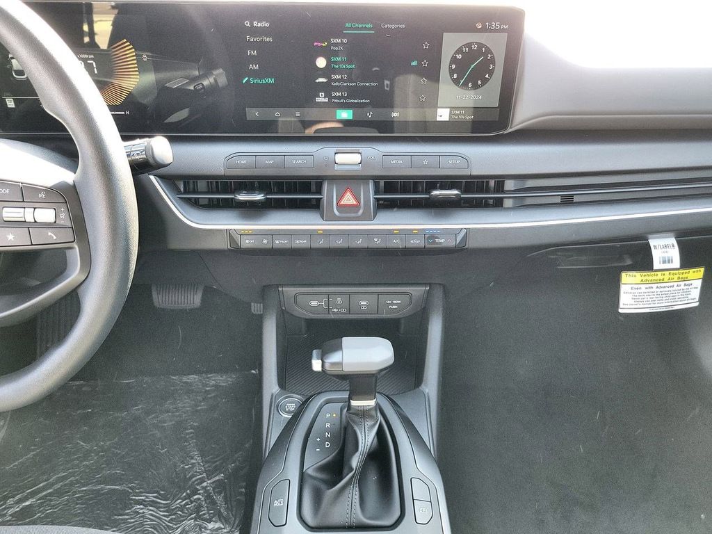 2025 Kia K4 LXS photo 19