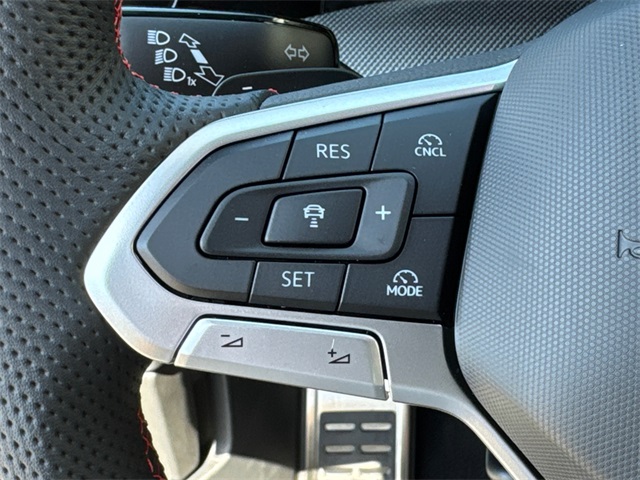 2025 Volkswagen Golf GTI Autobahn photo 33