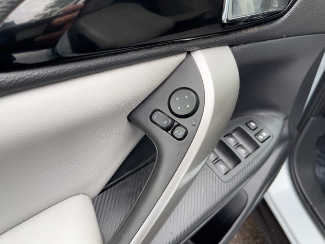 2024 Mitsubishi Eclipse Cross SEL photo 14