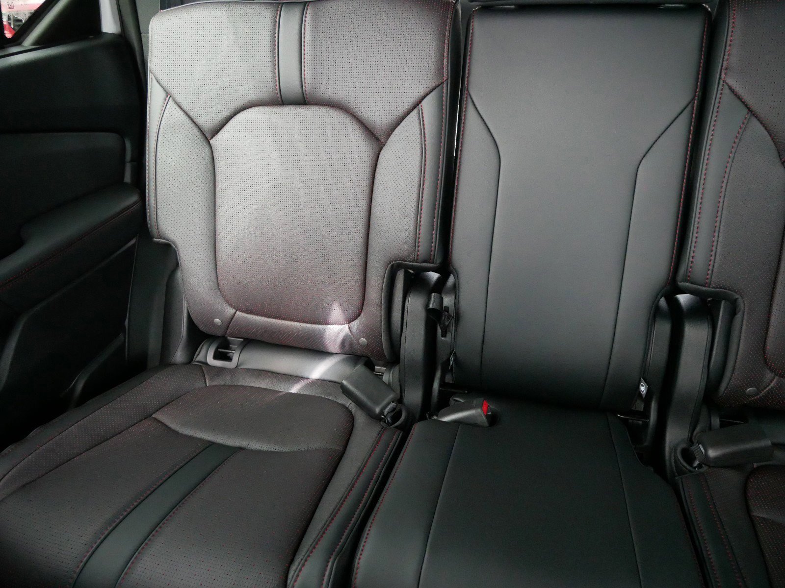 2025 Honda Pilot Black Edition photo 12