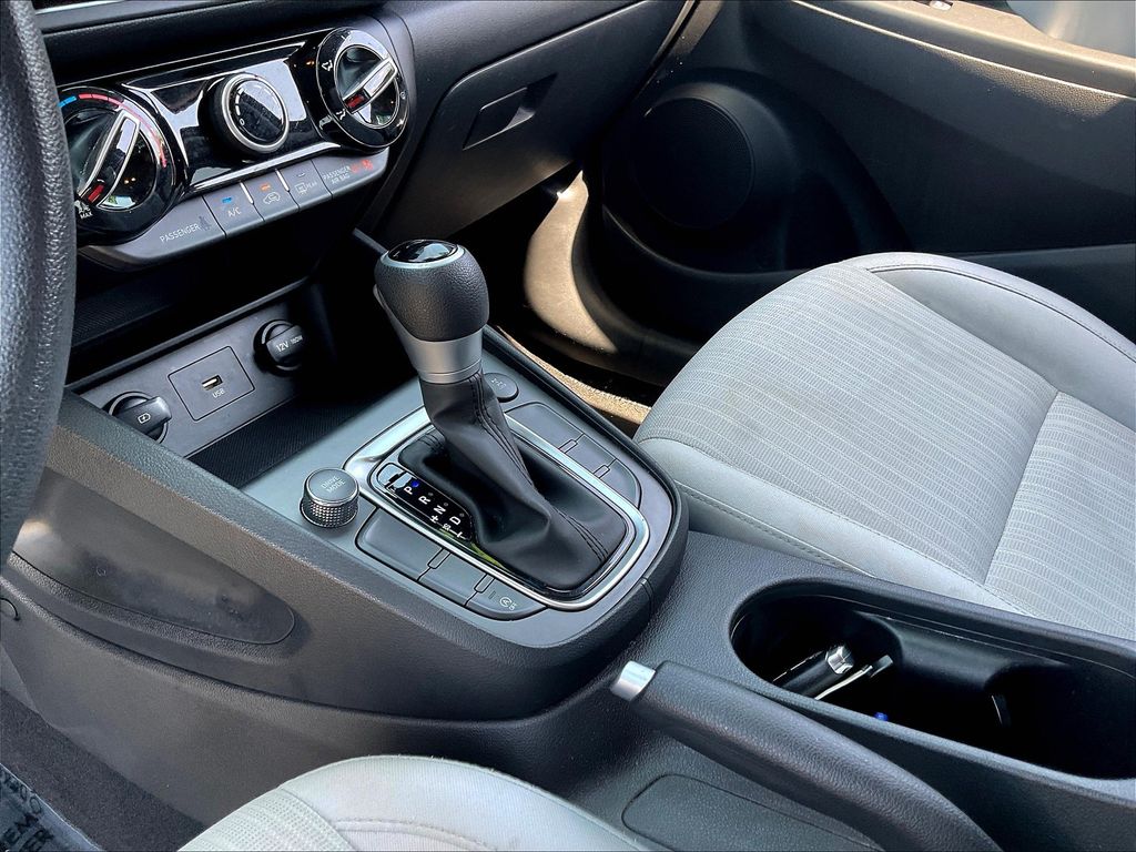 2023 Hyundai Kona SEL photo 19