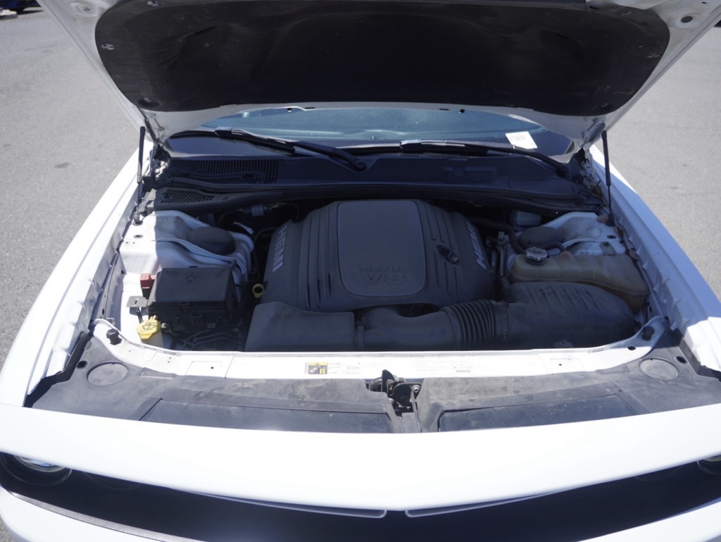 2015 Dodge Challenger R/T Plus photo 24