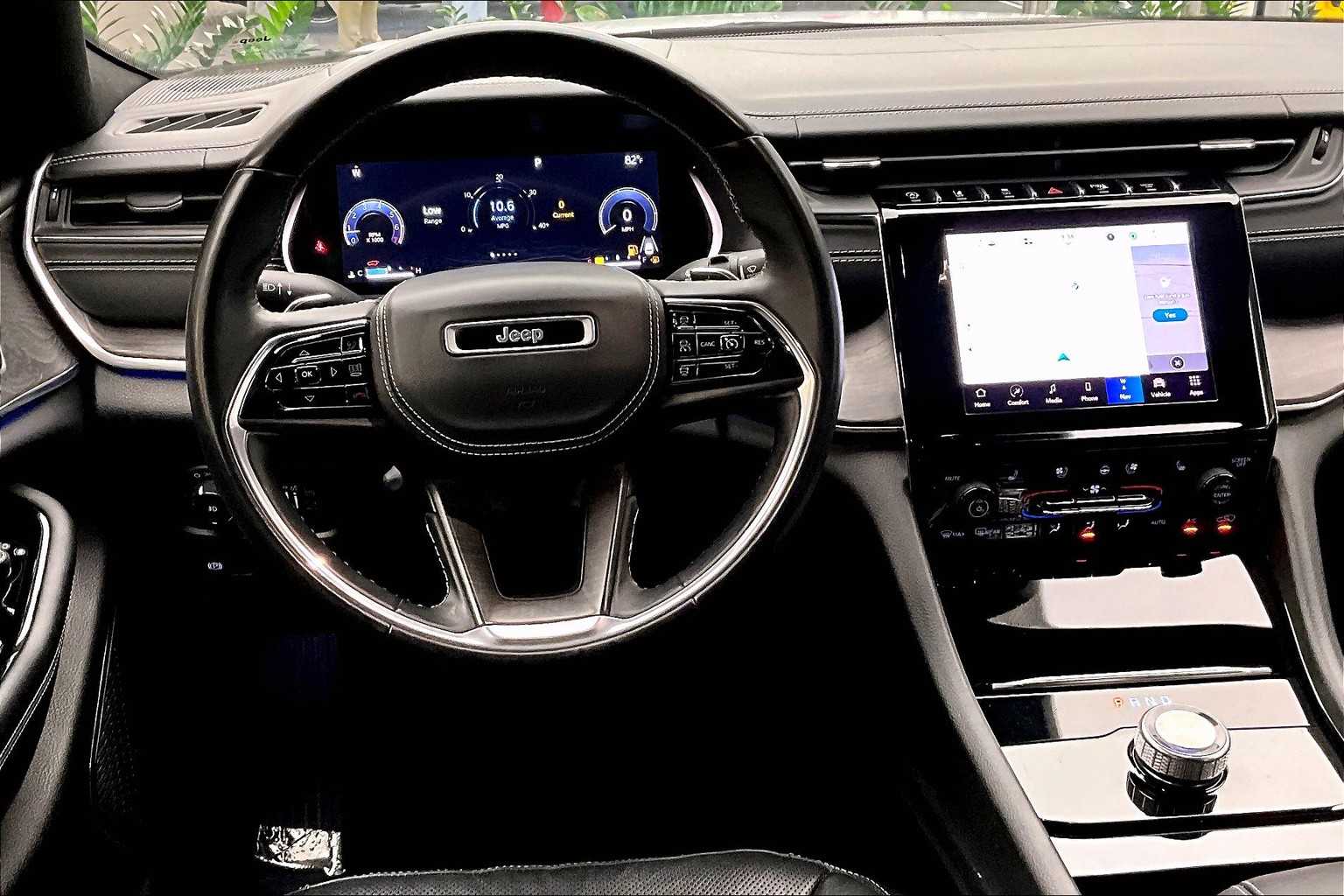 2022 Jeep Grand Cherokee Overland photo 5