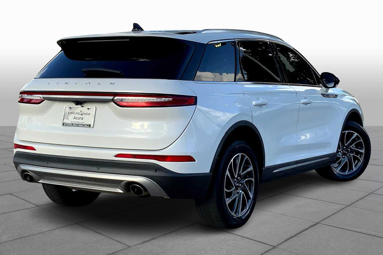 2020 Lincoln Corsair Standard photo 11
