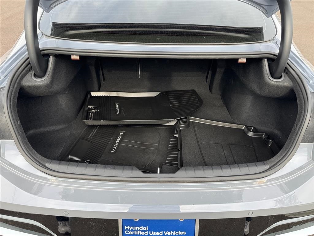 2024 Hyundai Sonata Hybrid Limited photo 4