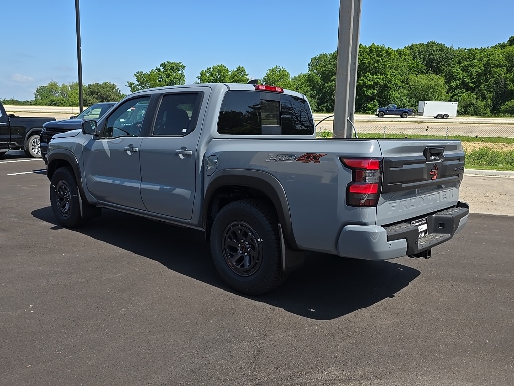 2025 Nissan Frontier photo 4
