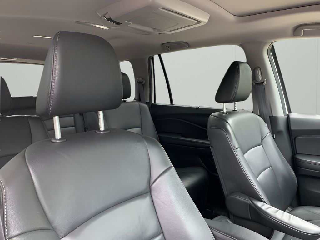 2022 Honda Pilot Touring photo 17
