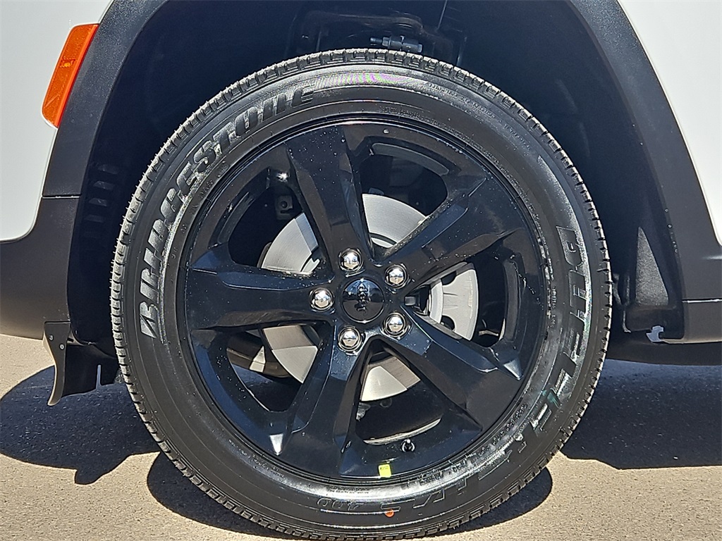 2025 Jeep Grand Cherokee Altitude photo 8