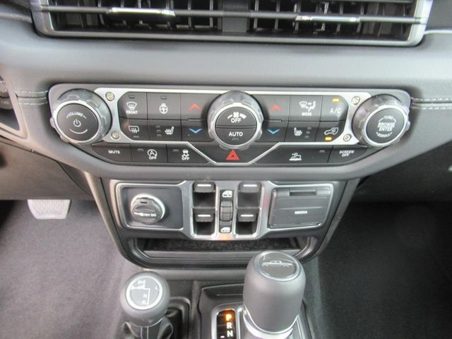2025 Jeep Gladiator Sport photo 25