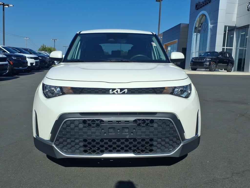 2023 Kia Soul LX photo 2