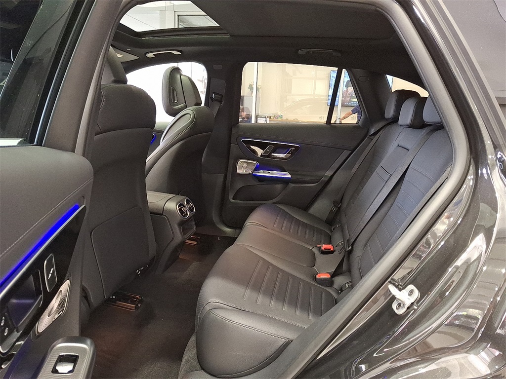 2025 Mercedes Benz GLC 350e 4MATIC photo 6