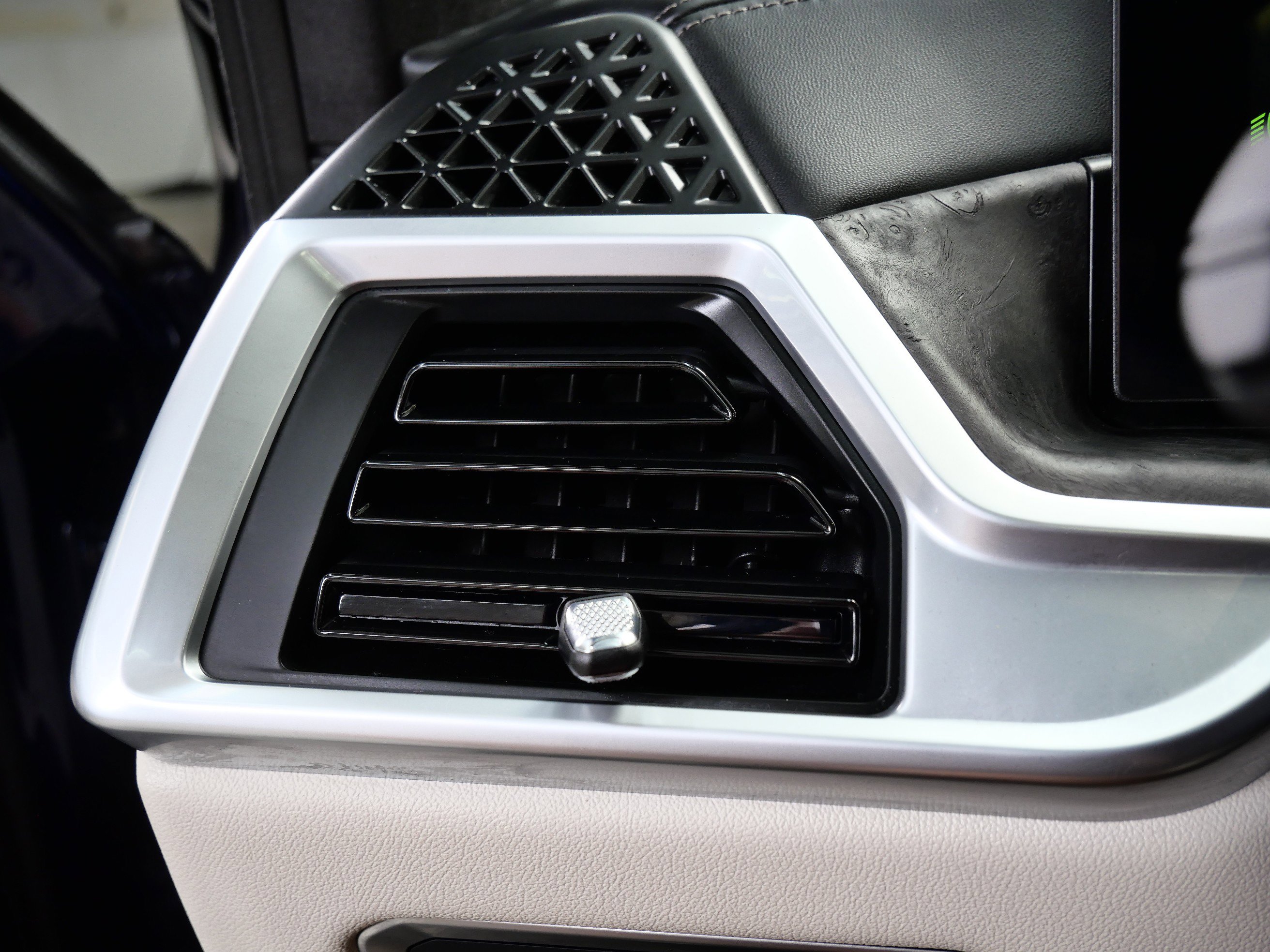 2024 Bmw X7 M60i photo 29