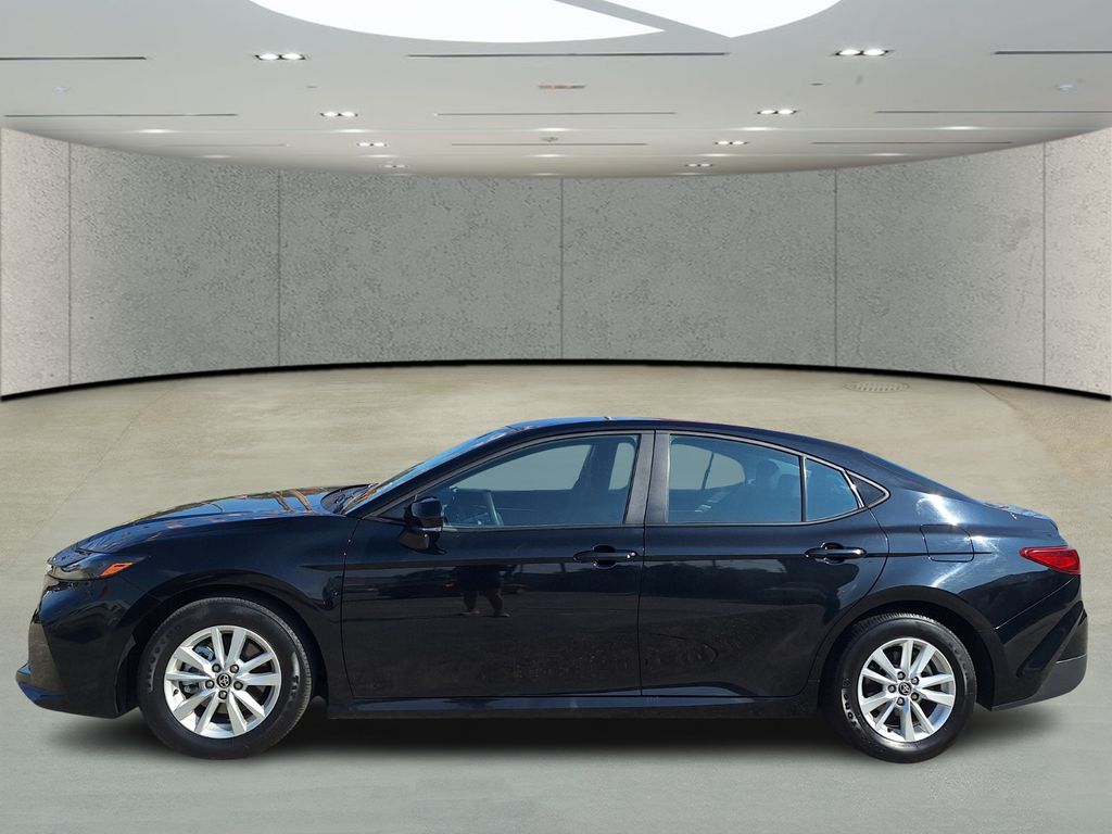 2025 Toyota Camry SE photo 2